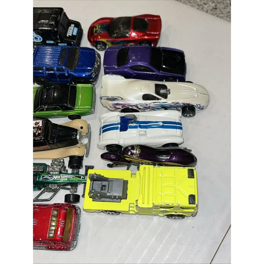 Hot Wheels And Matchbox Cars Lot (13) Various Type And Age As-is Vintage